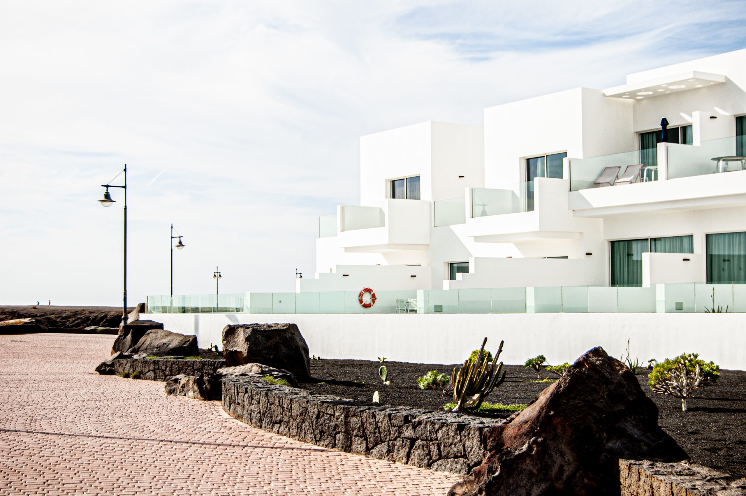 Holiday Homes in Transition: How Spain and Dubai vary in rules and opportunities